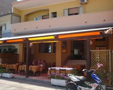 Un Posto Al Sole Oda ve Kahvaltı *