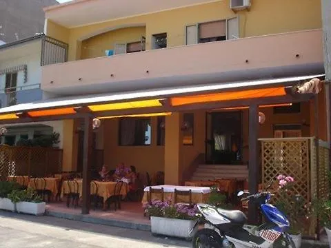 Un Posto Al Sole 住宿加早餐酒店 *